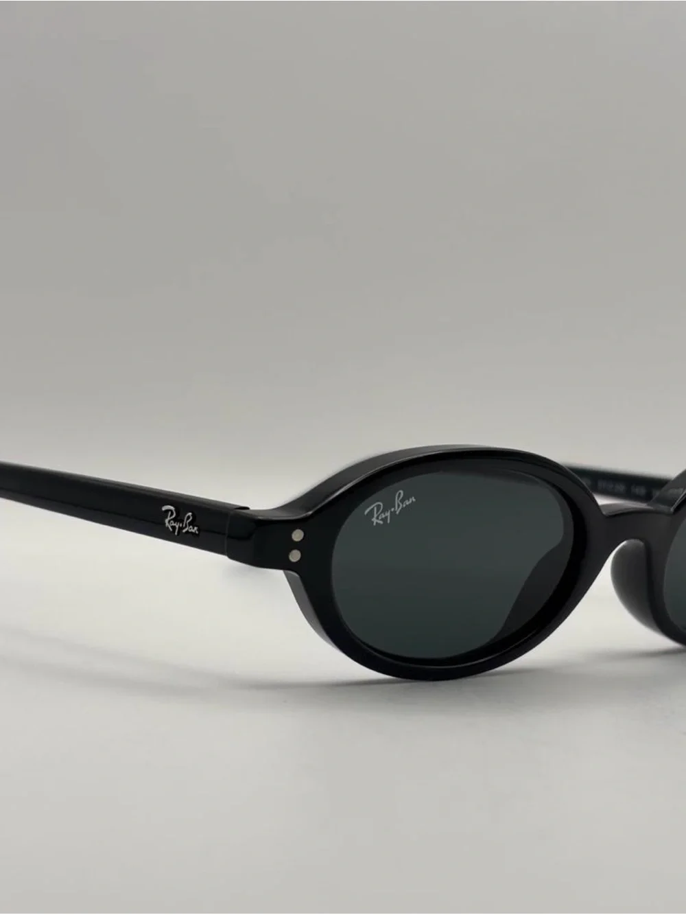 Ray-Ban Black Round-Oval Sunglasses